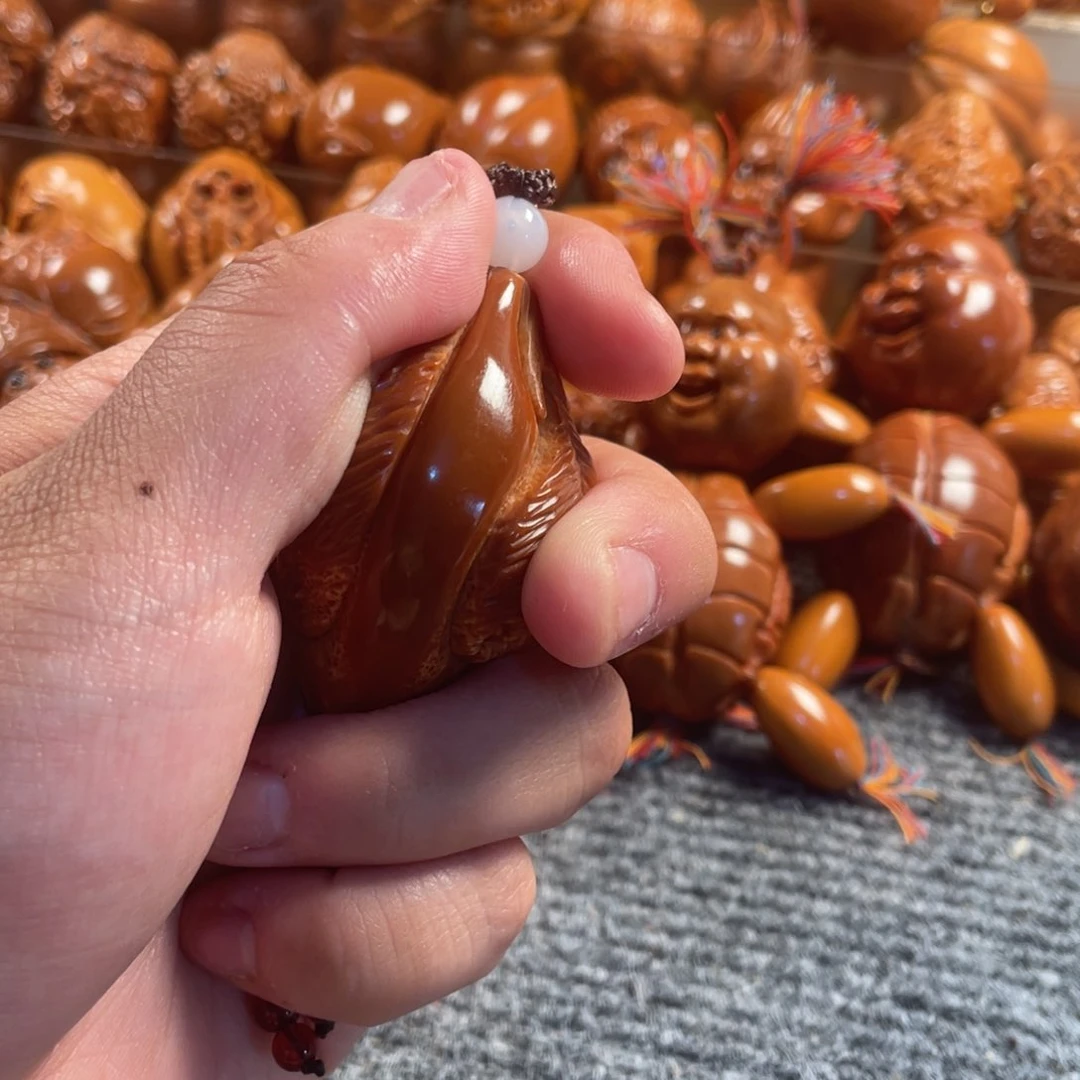 橄榄核吊坠独款三面