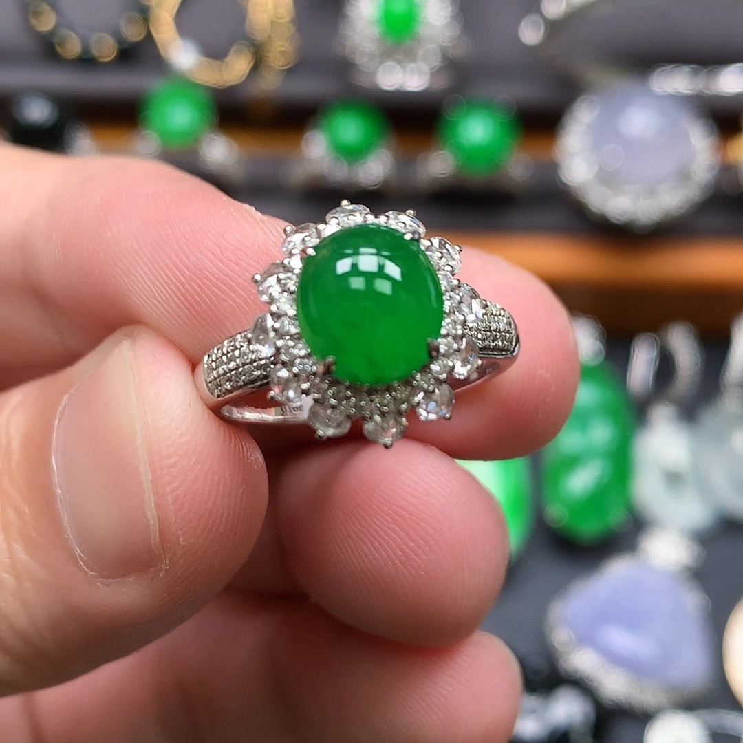 翡翠18K金镶嵌戒指