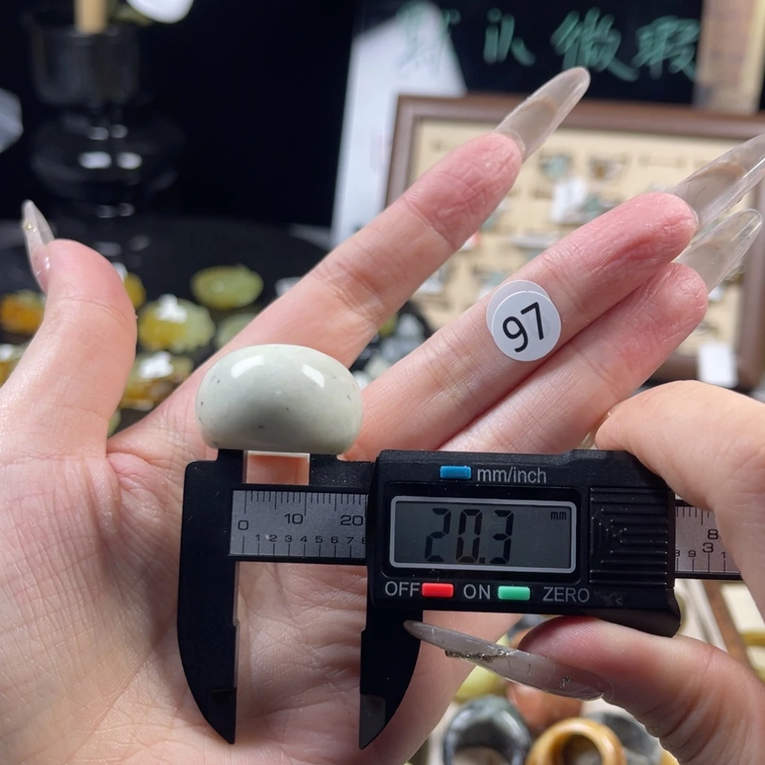 蛇纹石玉未镶嵌戒指