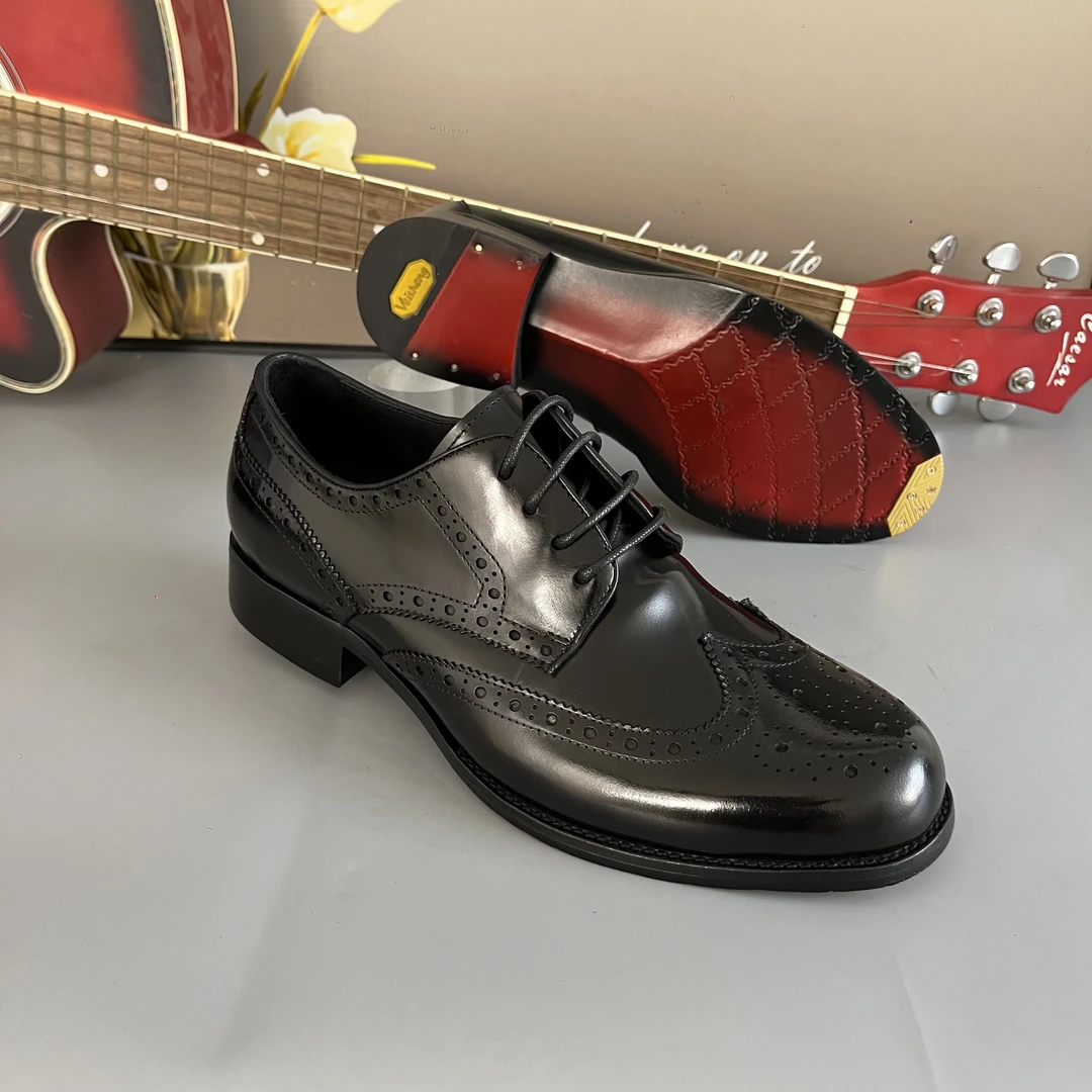 英伦风夏季商务真皮大底透气时尚琴底潮男鞋黑色系带雕花男士男款
