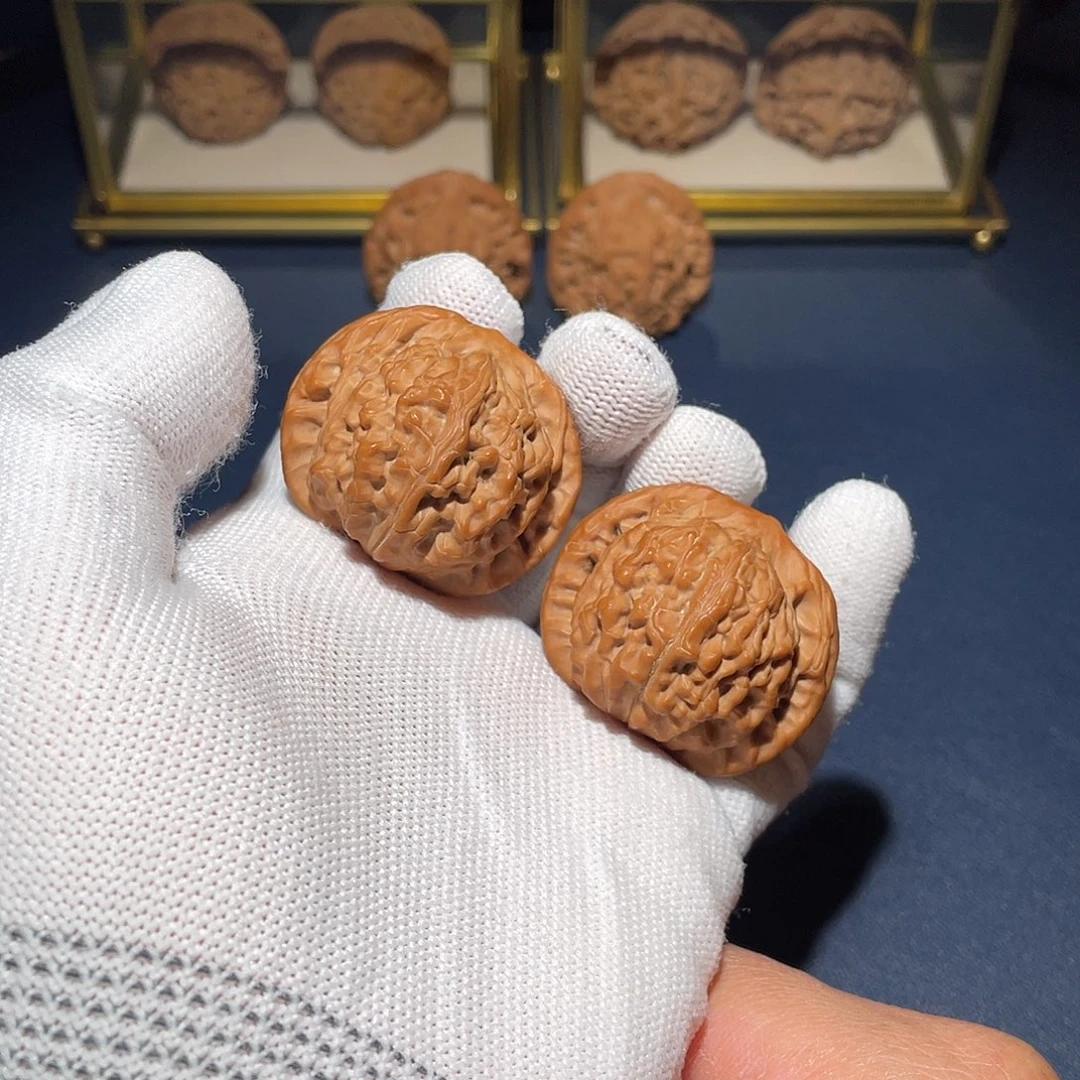 文玩核桃把件40望月