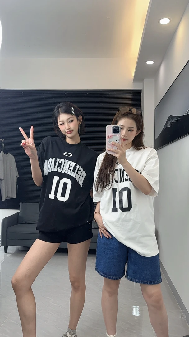 01刺绣重工男女同款短袖