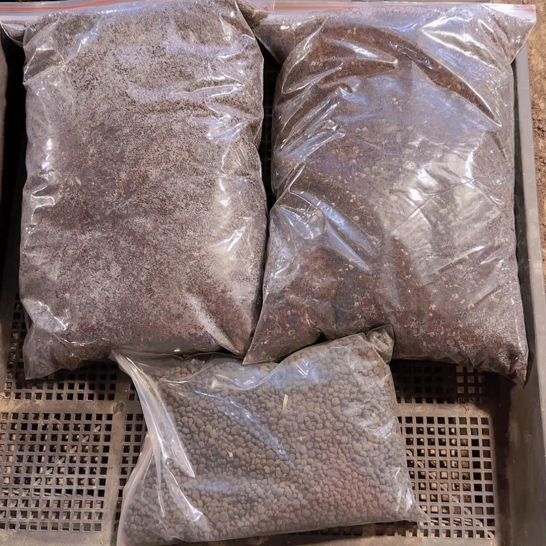 多肉两袋土➕一袋肥