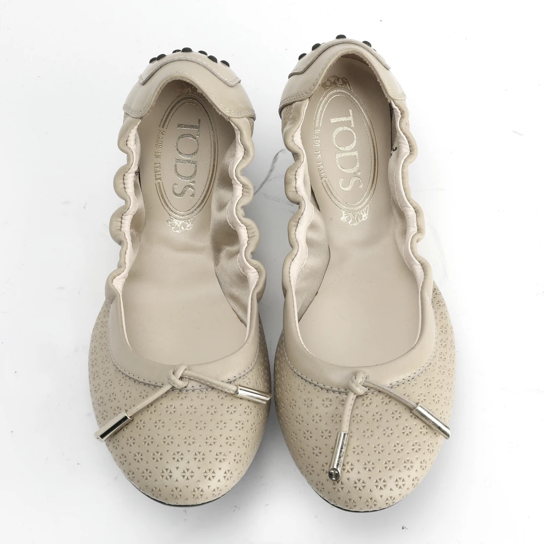 TOD’S/托德斯米色镂空雕花蝴蝶结装饰女士单鞋XXW0H10G4000KEM020
