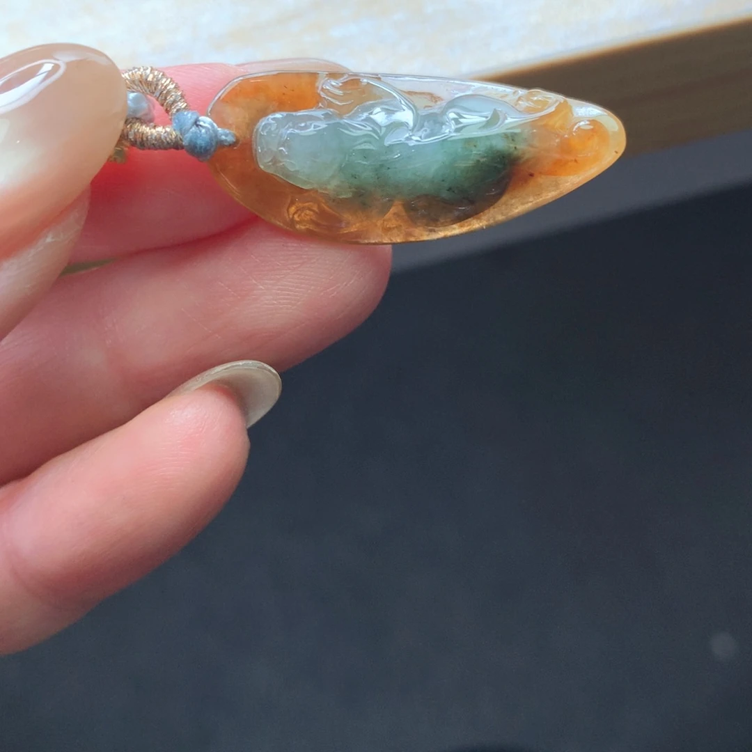 翡翠未镶嵌颈饰吊坠