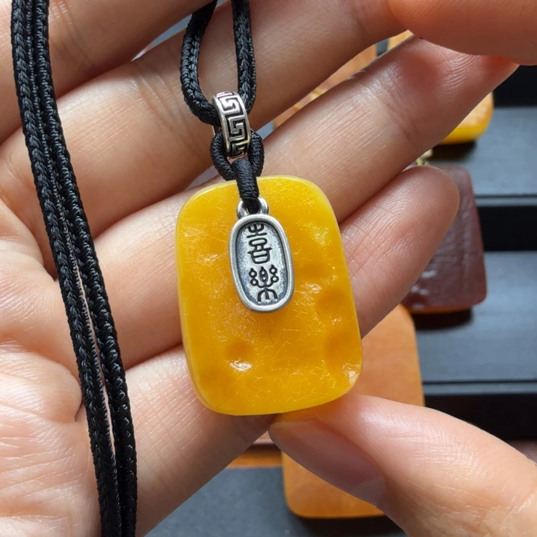 琥珀吊坠(赠链)未镶嵌