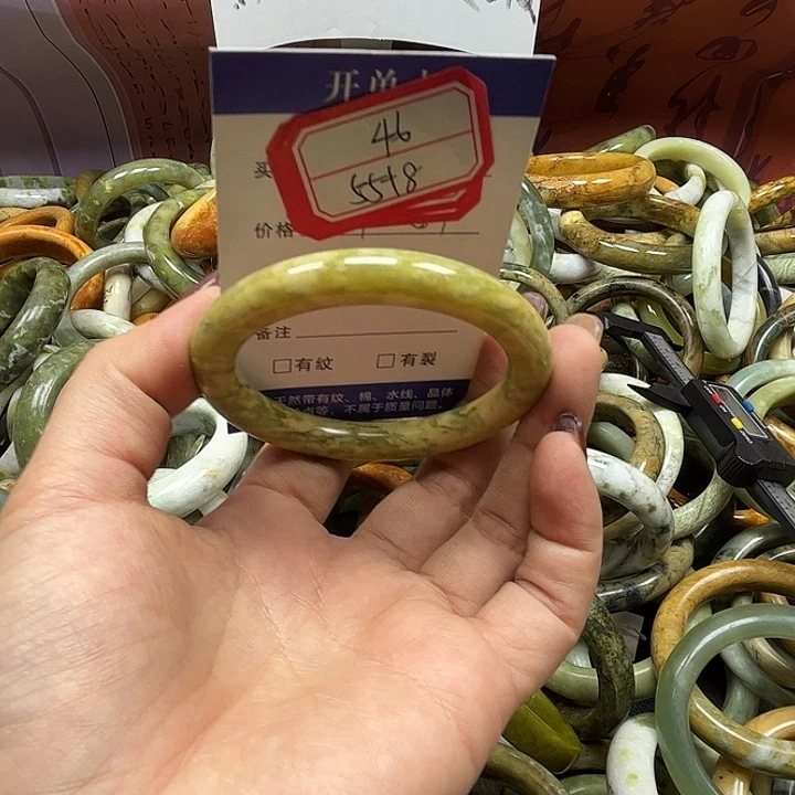 蛇纹石玉未镶嵌手镯46