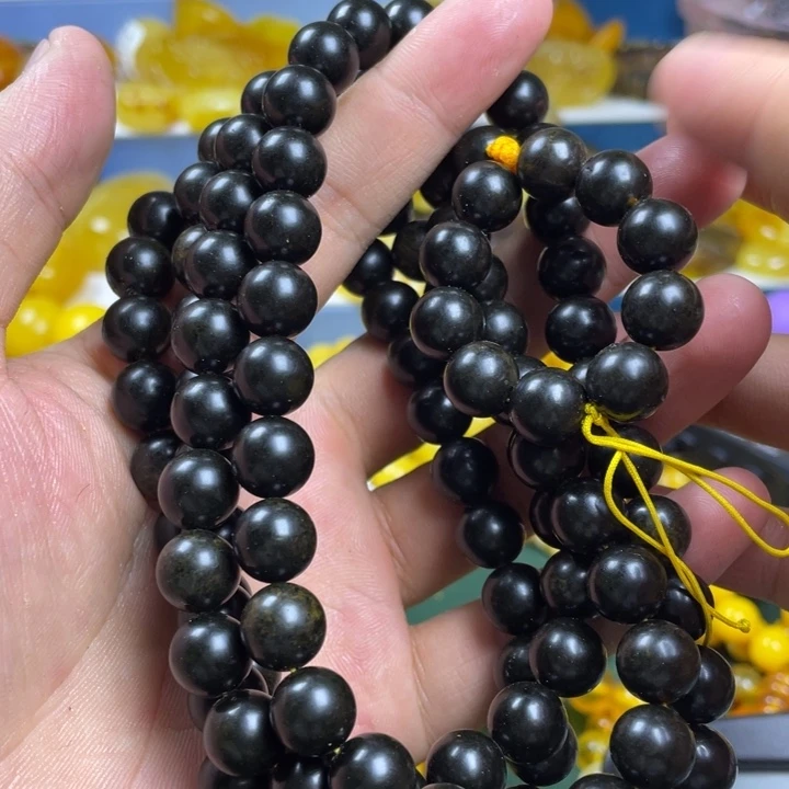 未镶嵌琥珀珠宝奇石山*