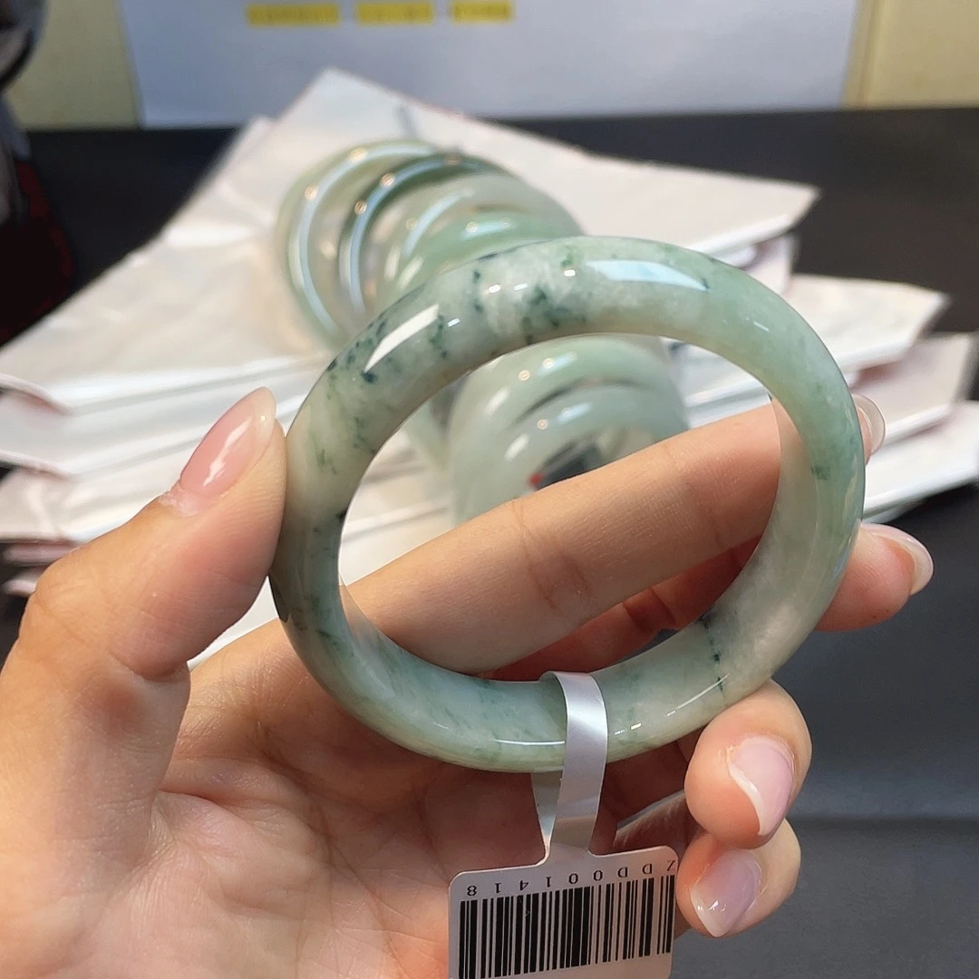 未镶嵌手镯翡翠55圈口