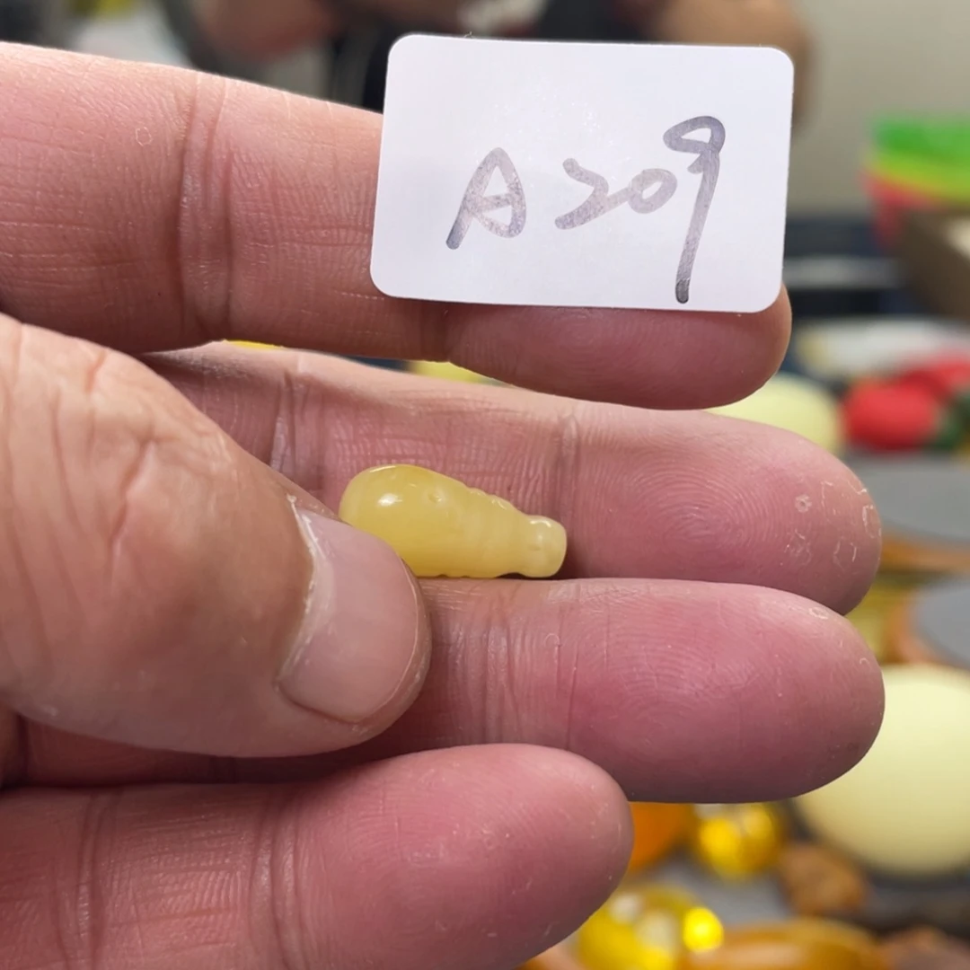 手链琥珀未镶嵌多样性发，发其中一件