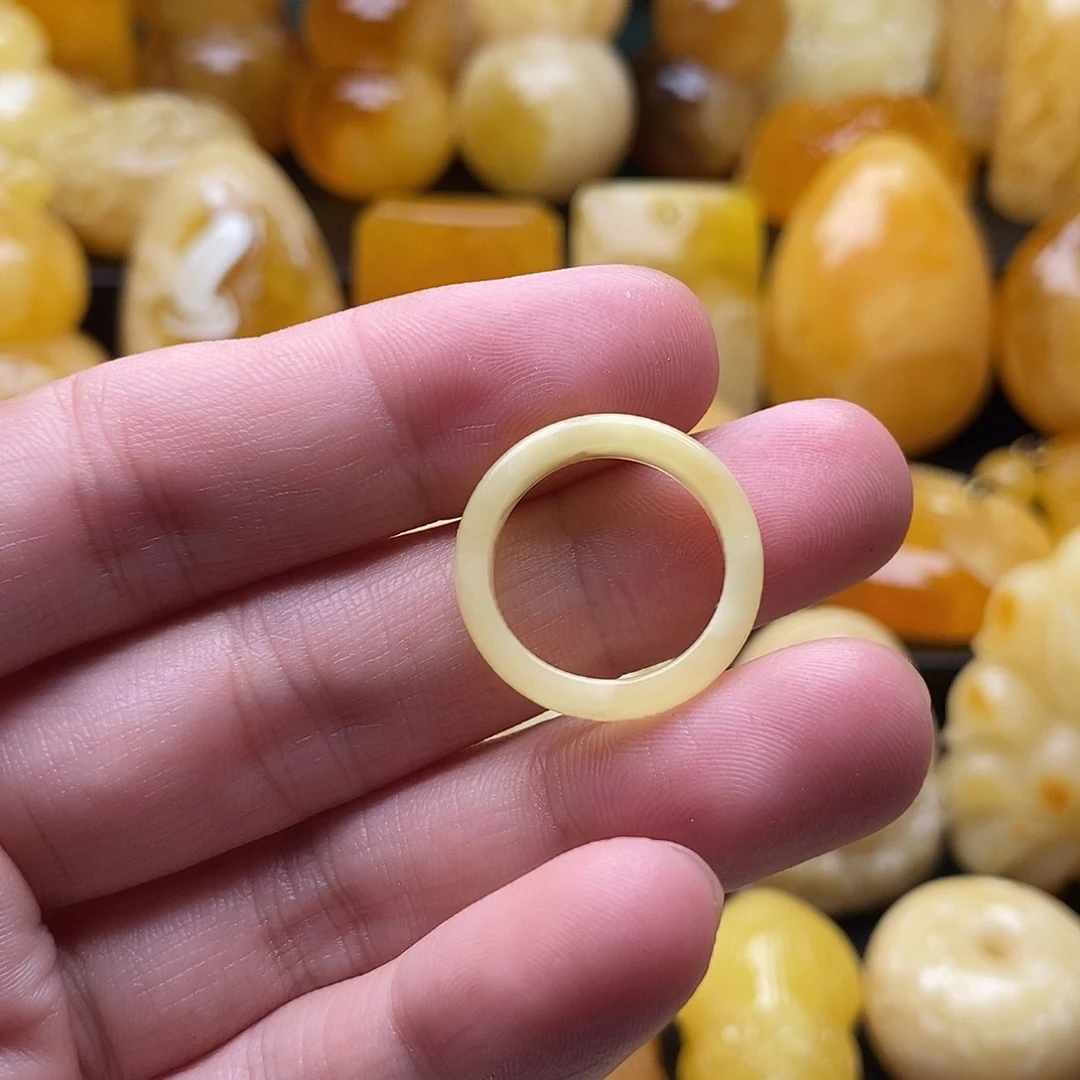 琥珀颈饰未镶嵌琥珀蜜蜡