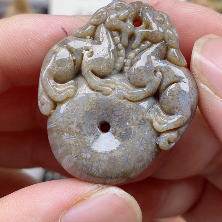 硅化珊瑚（珊瑚玉）未镶嵌颈饰