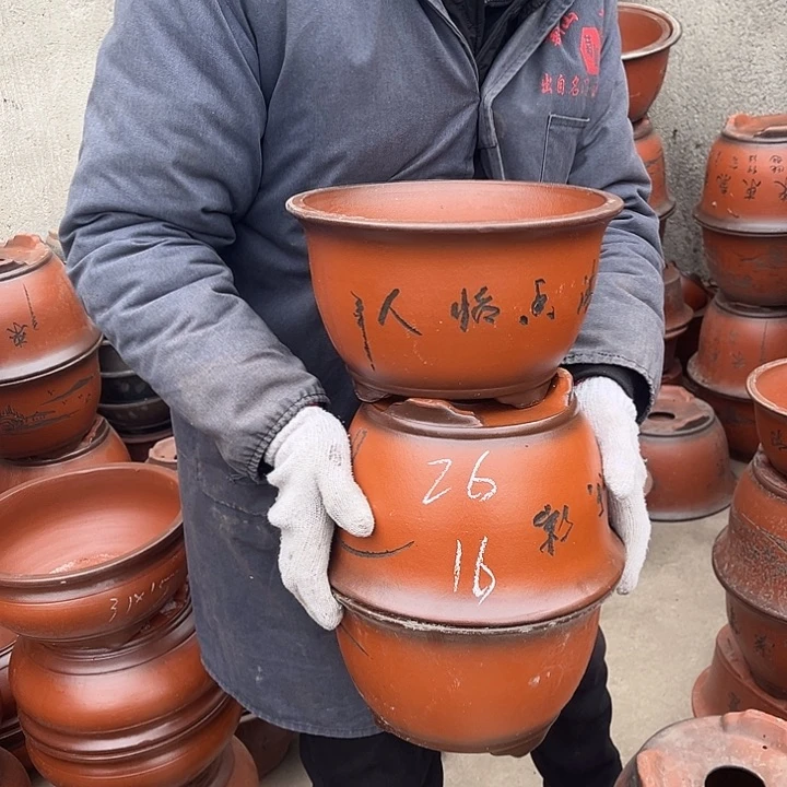 紫砂紫砂花盆和一