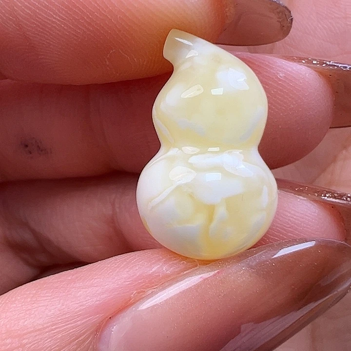 蜜蜡未镶嵌珠宝奇石