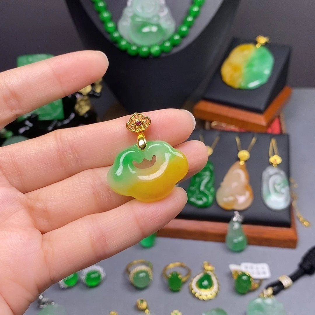 吊坠(赠链)未镶嵌翡翠