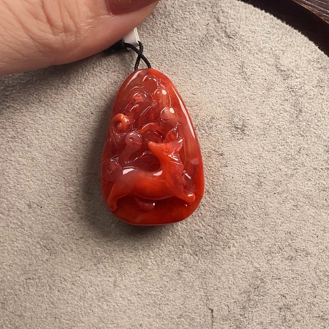 南红玛瑙吊坠未镶嵌