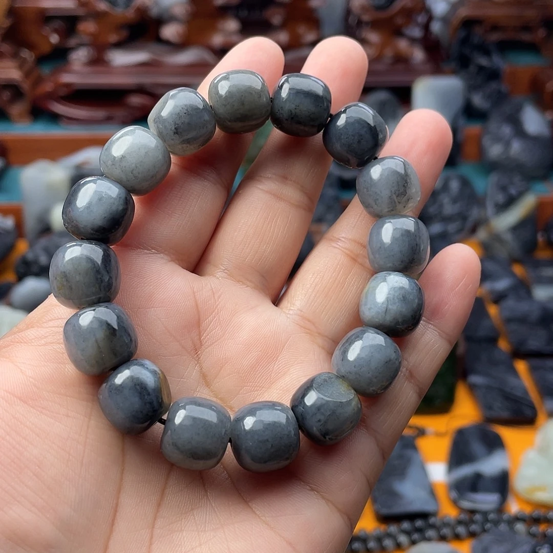 善***地和田玉未镶嵌挂件