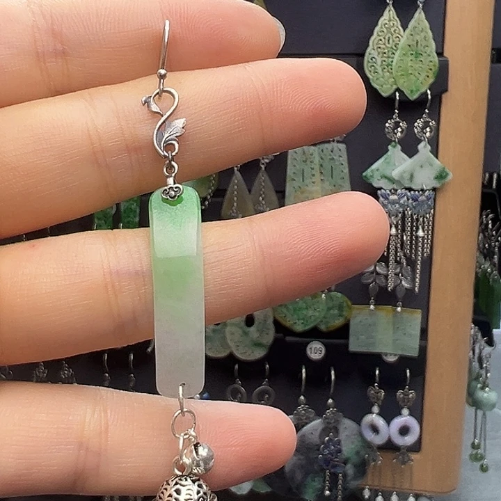 玉***曦翡翠银S925镶嵌耳饰