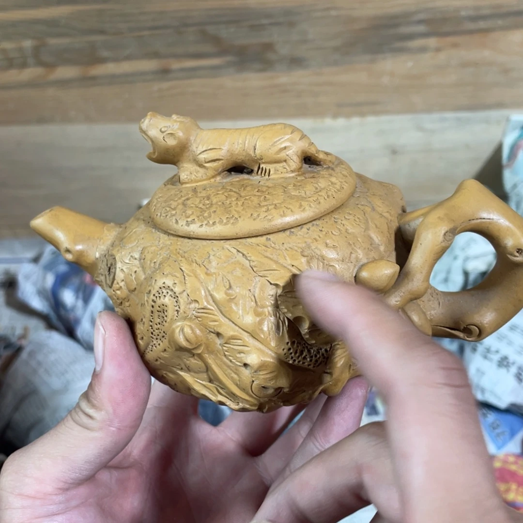 茶壶紫砂老厂紫砂壶一件。