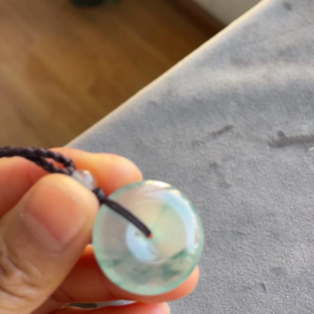 翡翠未镶嵌颈饰飘花