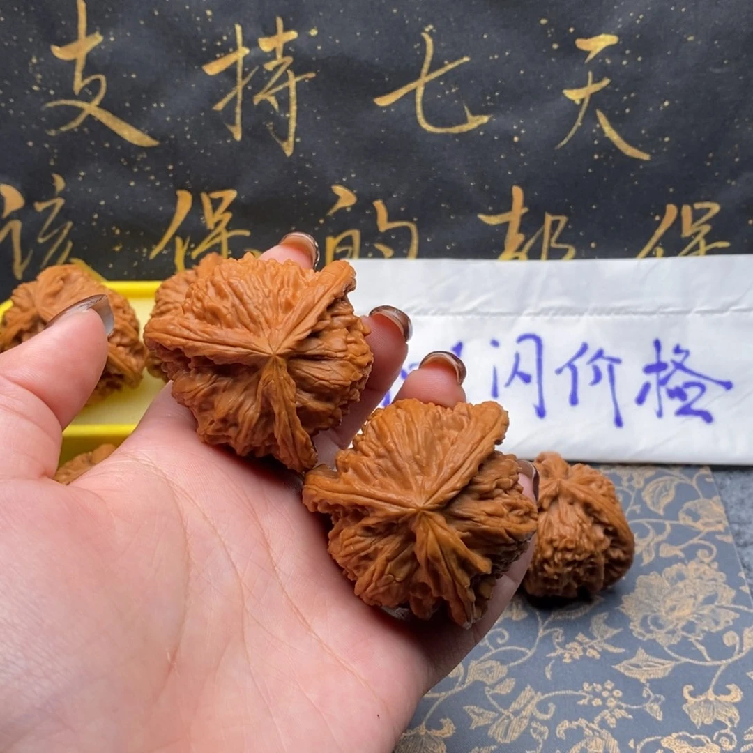 吊坠文玩核桃L*白狮子