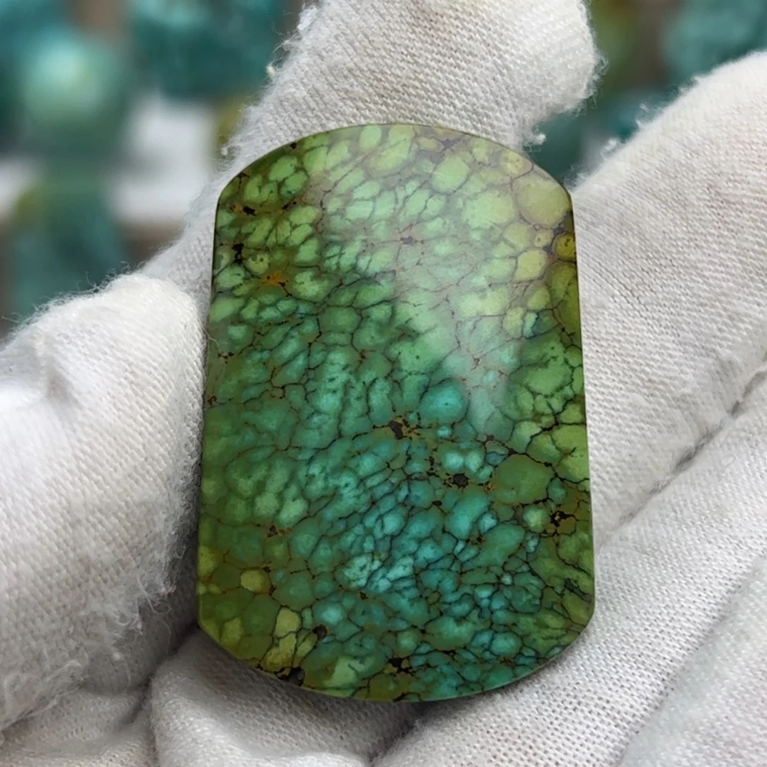 绿松石未镶嵌天然原矿绿松石