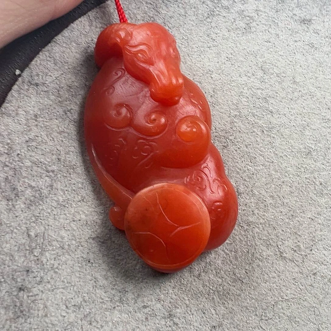 南红玛瑙吊坠未镶嵌
