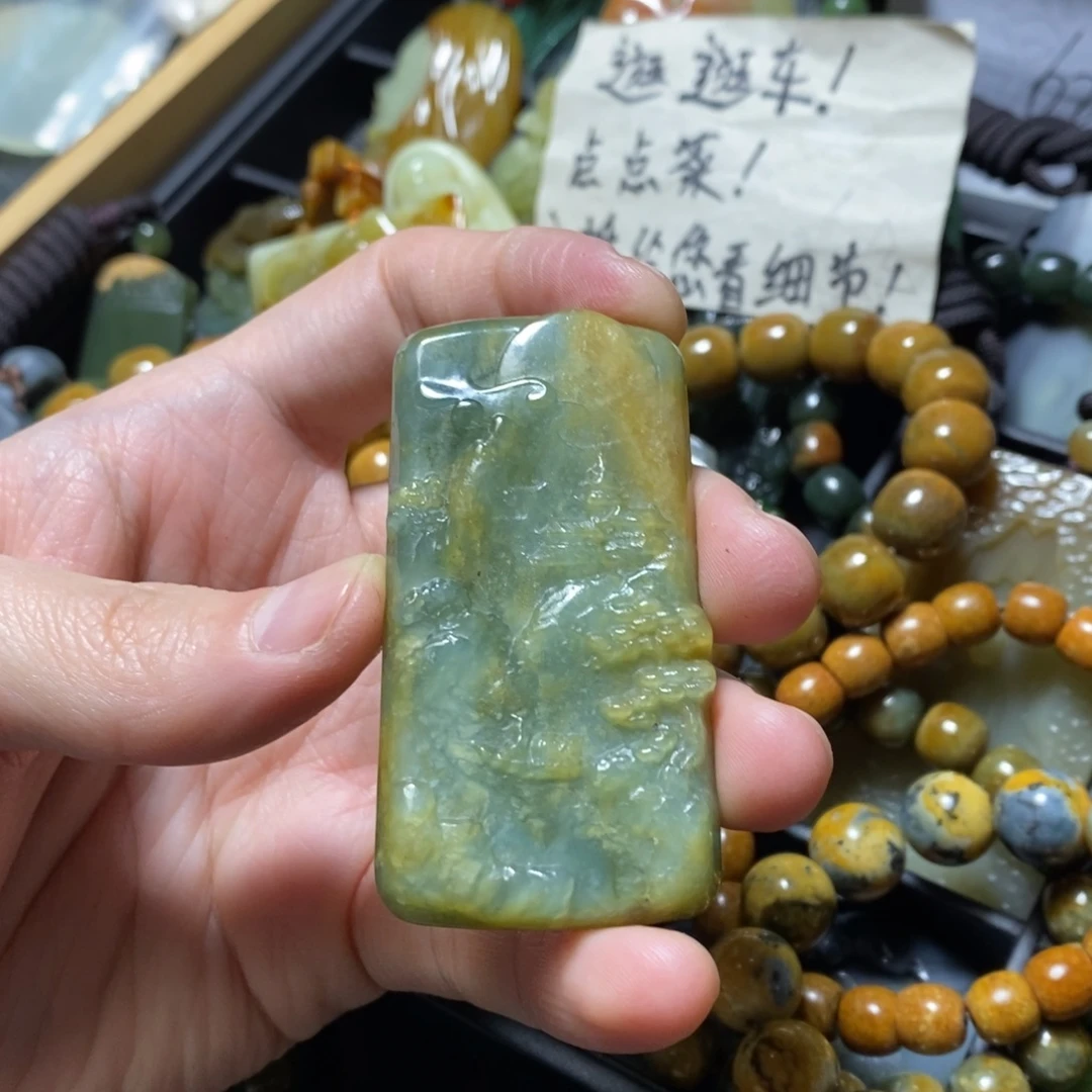 蛇纹石玉未镶嵌颈饰