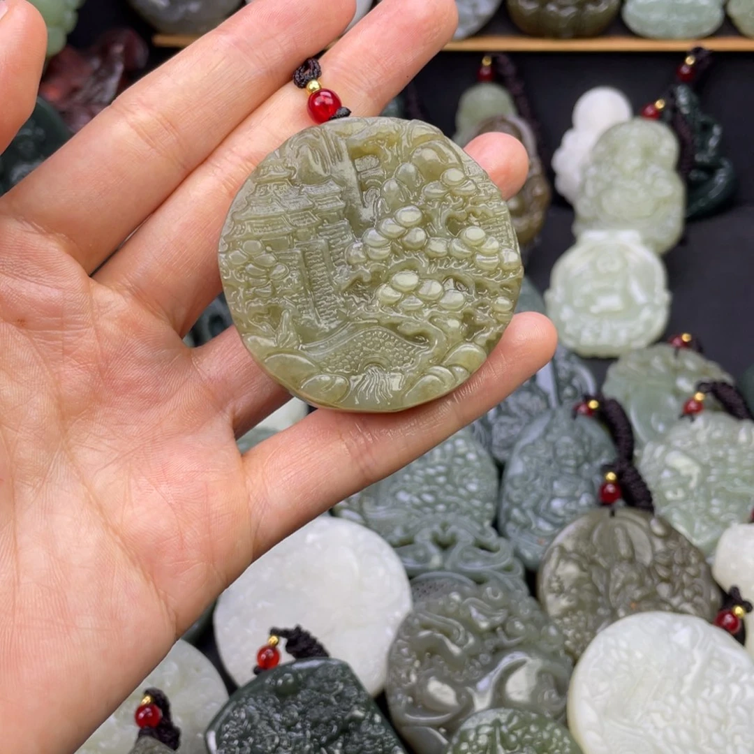 和田玉颈饰未镶嵌