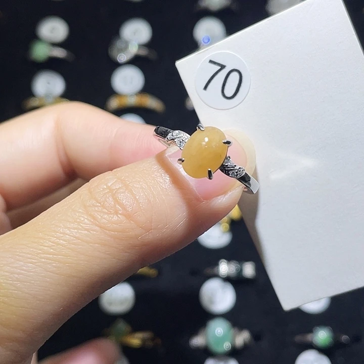 翡翠未镶嵌戒指戒指