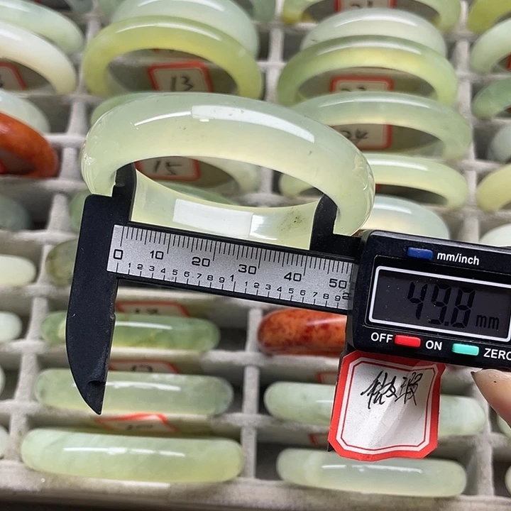 未镶嵌蛇纹石玉手镯37