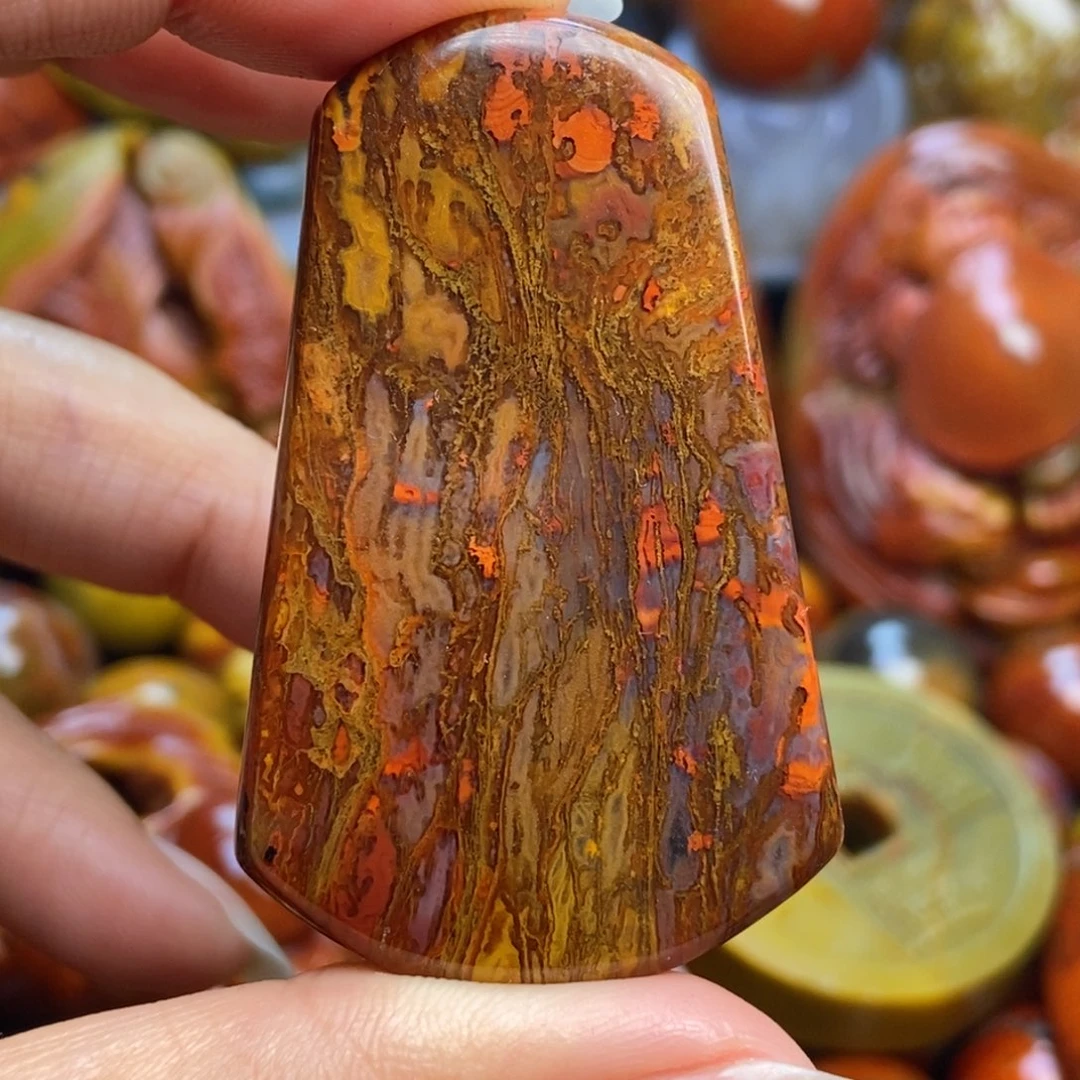 玛瑙/玉髓颈饰未镶嵌战国红