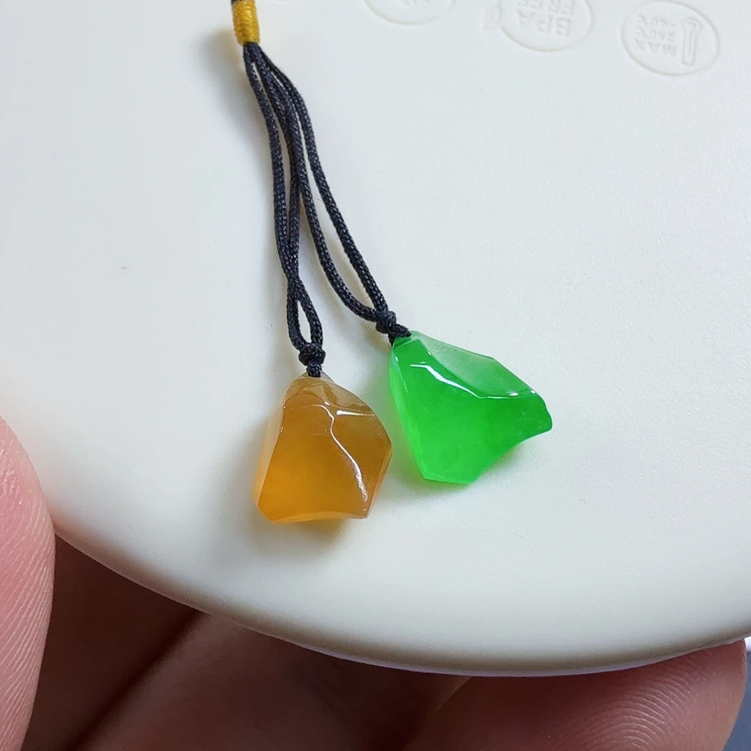 翡翠未镶嵌颈饰裸石