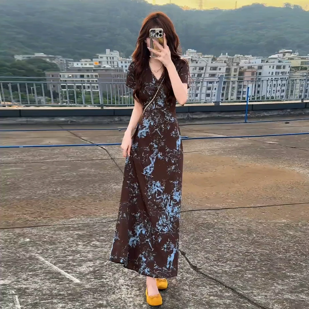 法式高级感巨好看小众不撞款短袖v领收腰显瘦连衣裙子女夏季长裙