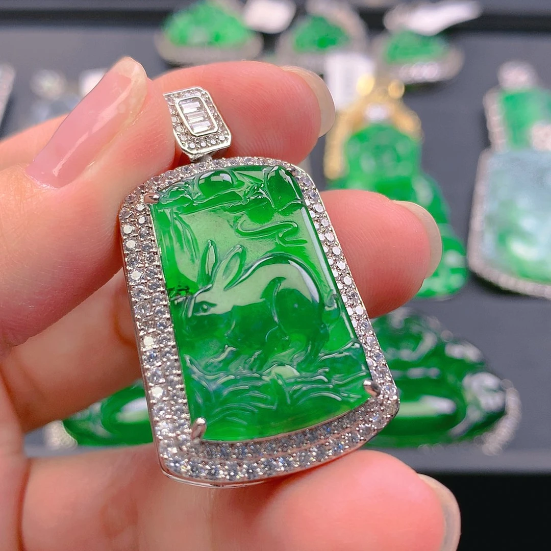 翡翠颈饰未镶嵌翡翠