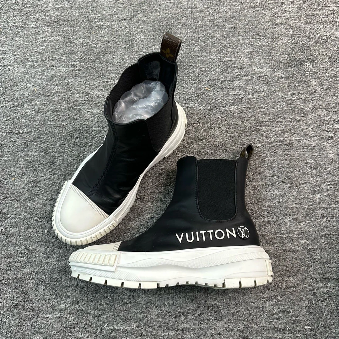 95新 LouisVuitton/路易威登 38.5码/LV字母logo高帮饼干鞋/11615