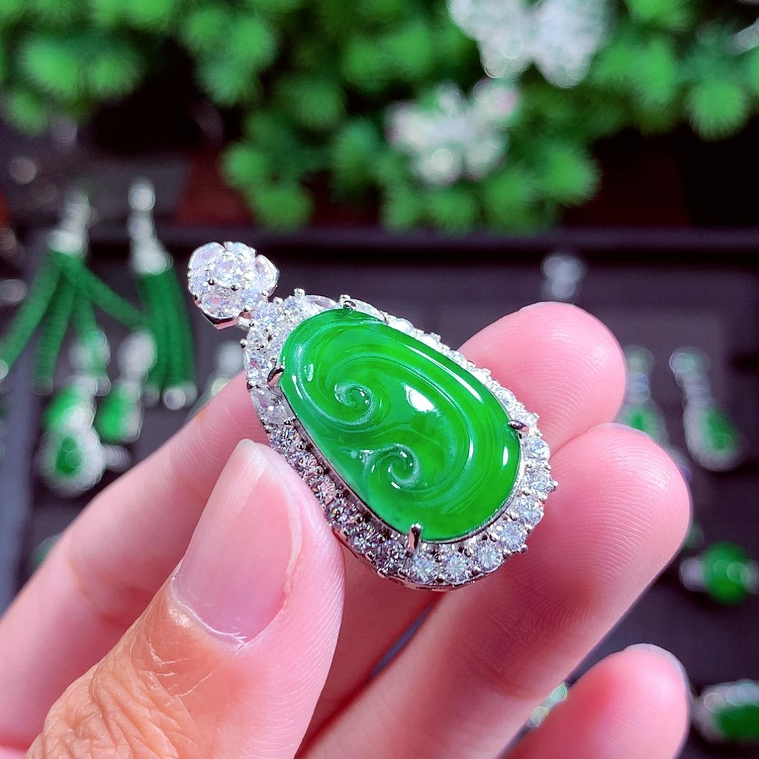 颈饰未镶嵌翡翠天然