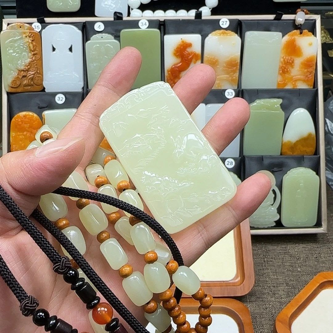 魍***昆仑山料一物一拍双面兔