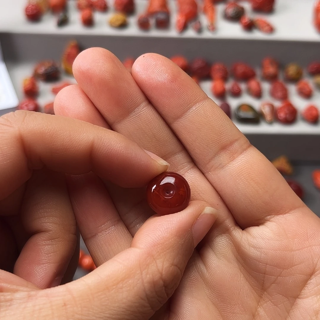 南红玛瑙未镶嵌珠宝奇石