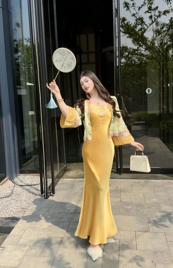【媛珠 金海苍兰】重工新中式醋酸刺绣开衫+金色吊带裙鱼尾两件套