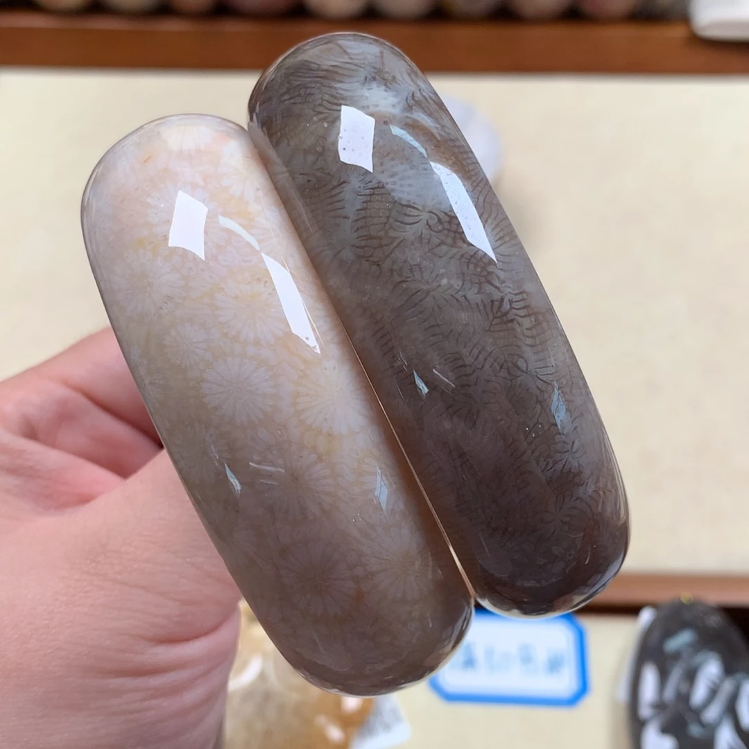 硅化珊瑚（珊瑚玉）59，60圈1000/个。可挑。未镶嵌