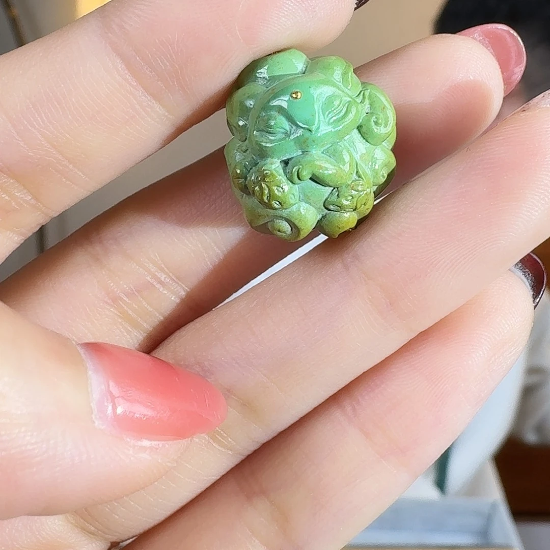 绿松石未镶嵌挂件