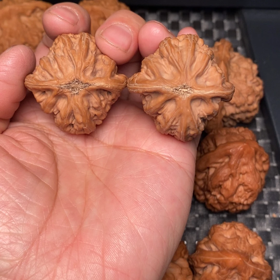 文玩核桃吊坠相****赠僧帽