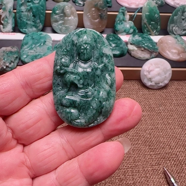 独山玉未镶嵌颈饰