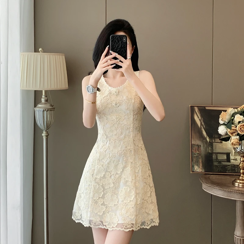 法式小香风高级感温柔百搭连衣裙女夏季新款圆领收腰气质显瘦裙子