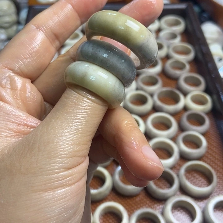 向***生配饰鹿角雕刻一起出