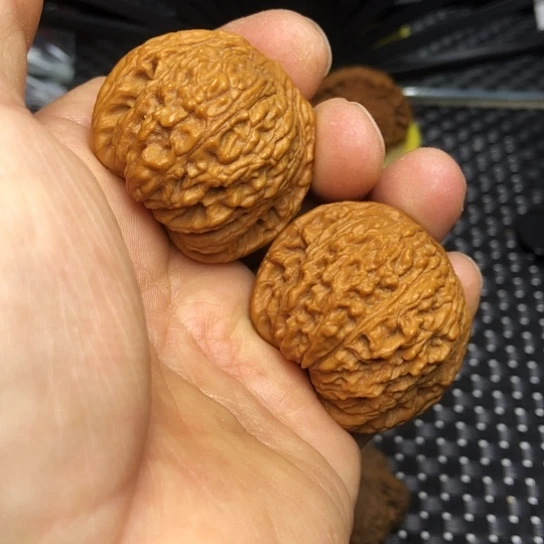 ****️文玩核桃吊坠绣球