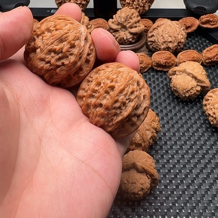 早***睡文玩核桃吊坠磨盘