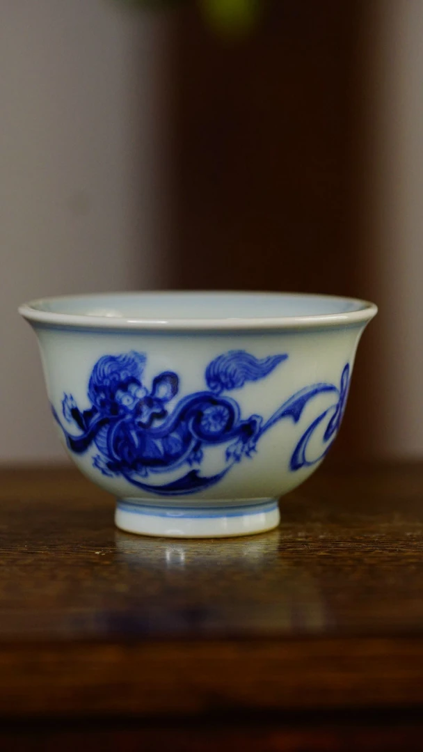 狮子滚绣球景德镇手工手绘青花瓷