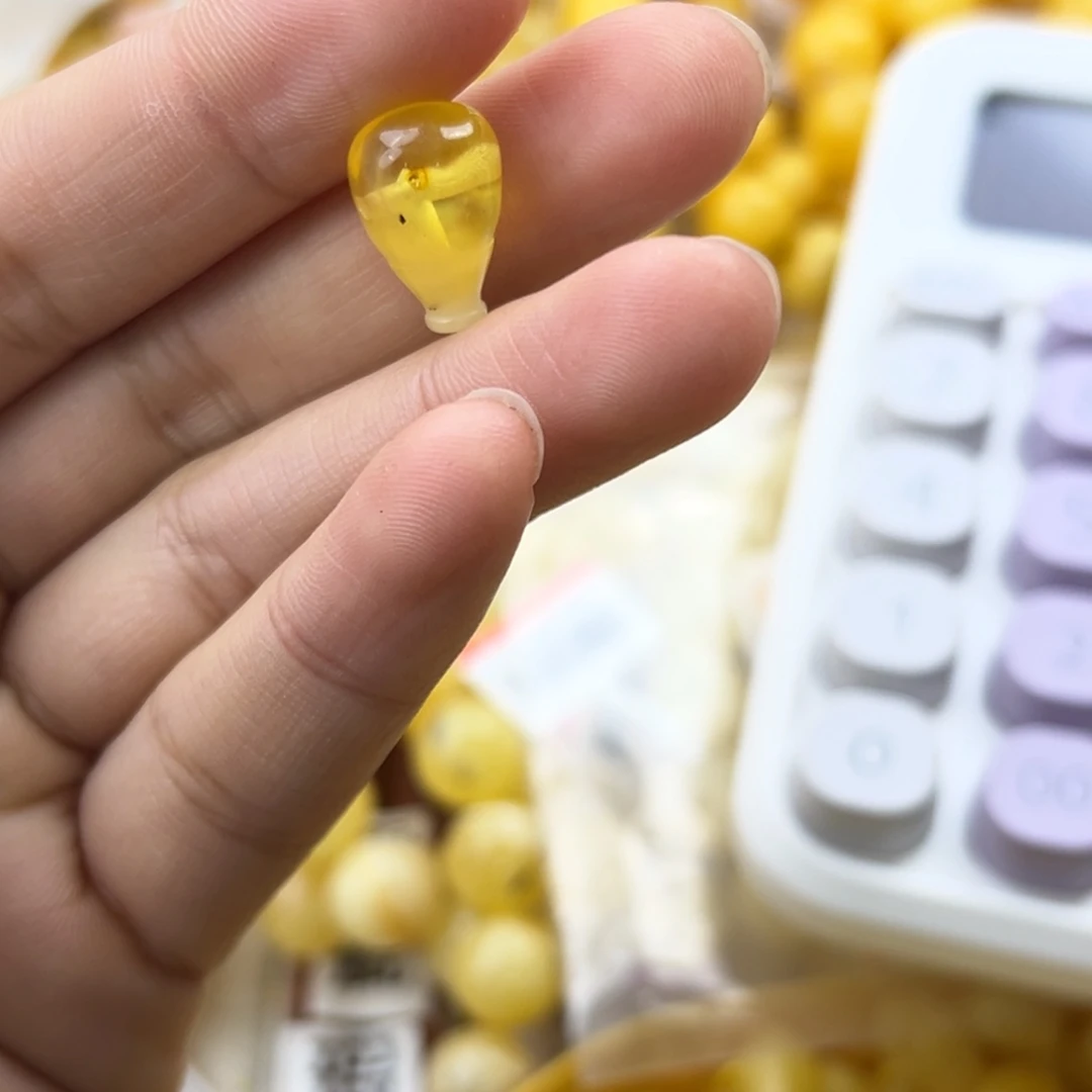 琥珀珠宝奇石未镶嵌